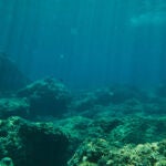 Descubren 'oxígeno oscuro': rocas en el fondo del océano generan oxígeno sin luz