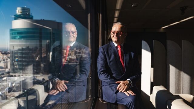 Albert Triola, Vicepresidente Senior de Oracle