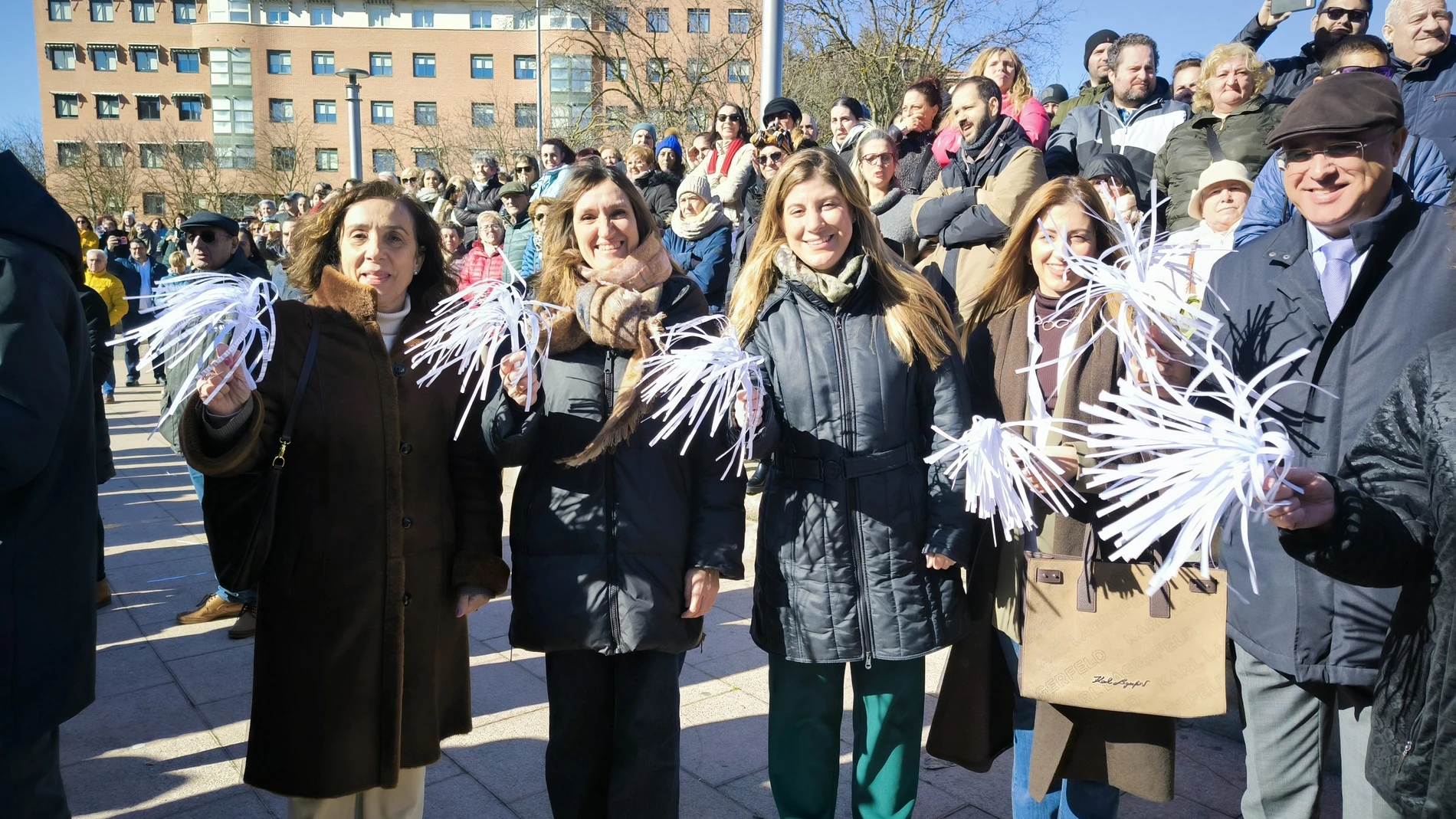 Rocío Lucas junto a Raquel Alonso en el Día de la Paz celebrado en el barrio de las Delicias