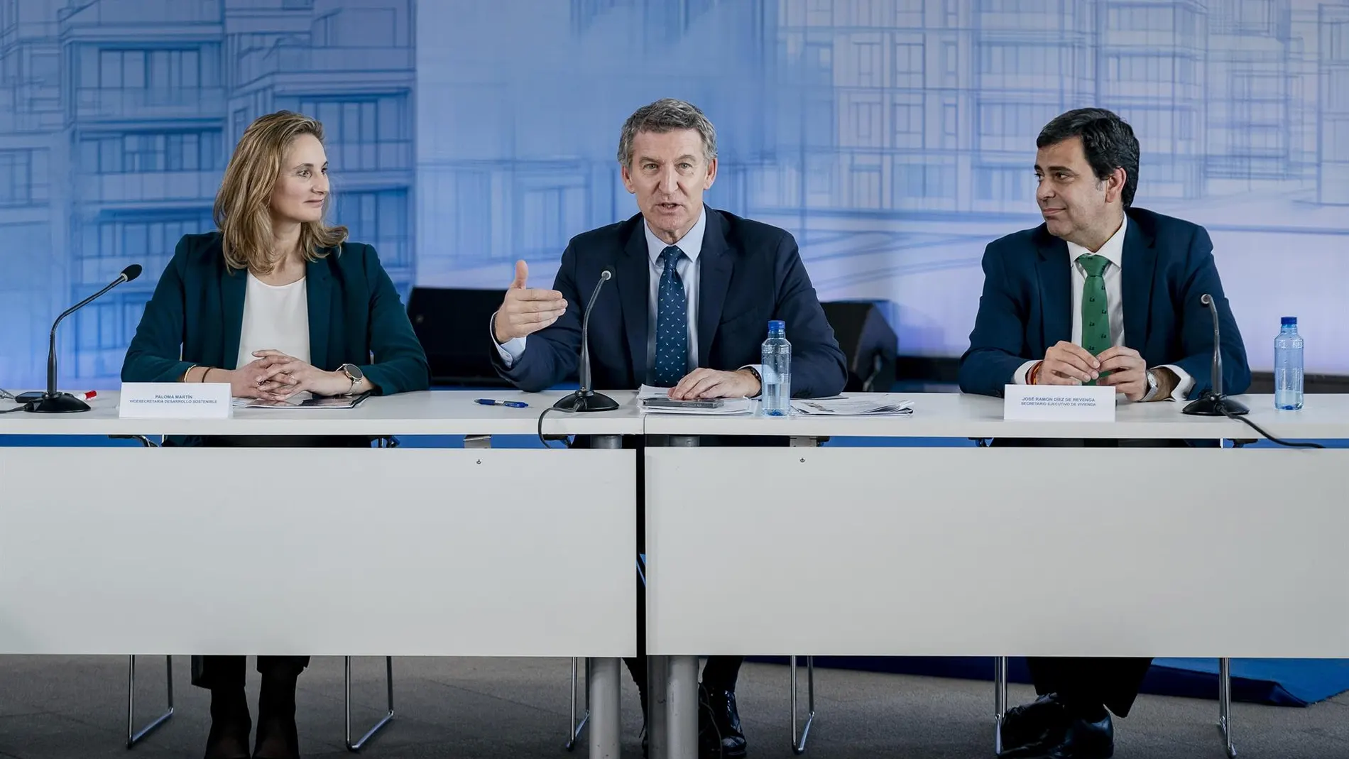 AMP.- Feijóo anuncia que el PP registrará mañana su Ley del Suelo y promete un plan específico contra la inquiokupación