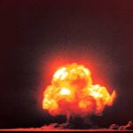 Explosión nuclear de la prueba Trinity como parte del proyecto Manhattan, la primera de la historia.. 