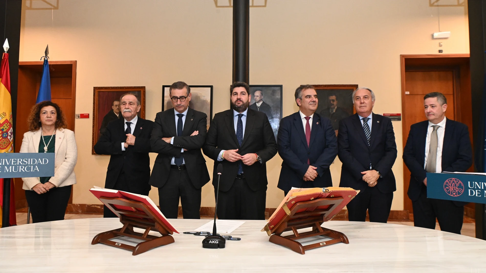 El presidente de la Comunidad, Fernando López Miras, preside el acto de toma de posesión de Bartolomé Viúdez como nuevo presidente del Consejo Social de la Universidad de Murcia