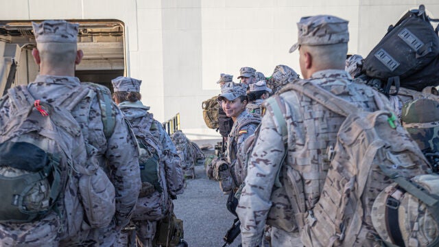 Miembros de la Infantería de Marina desplegados en el Dédalo 25