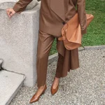 Estos son los pantalones marrones que necesitas de nueva colección.