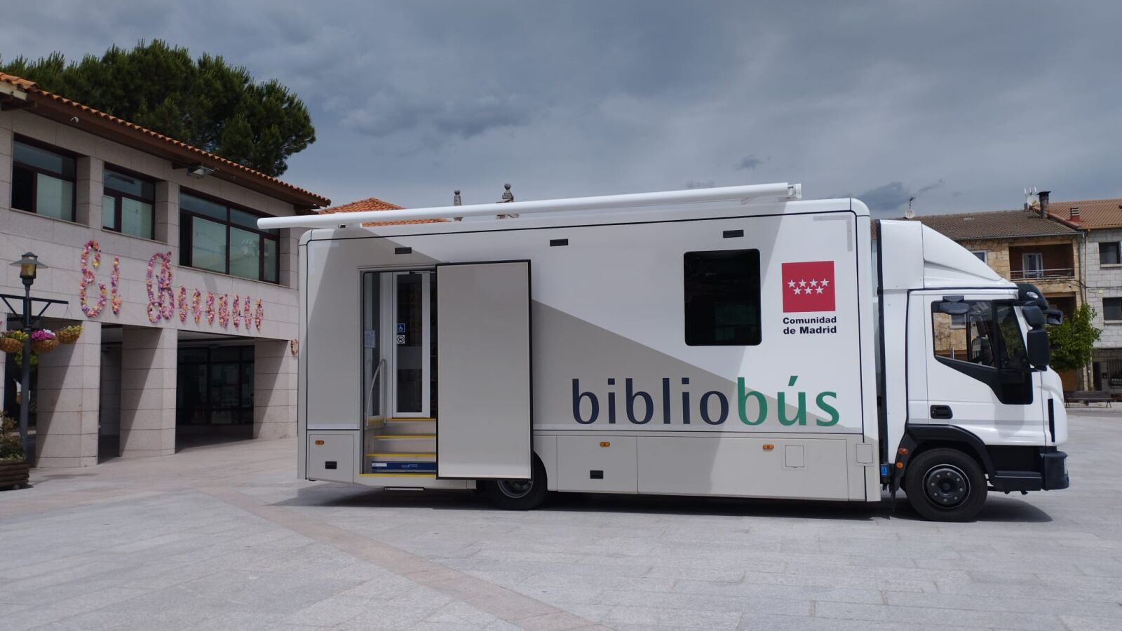 Bibliobuses renovados para la nueva generación