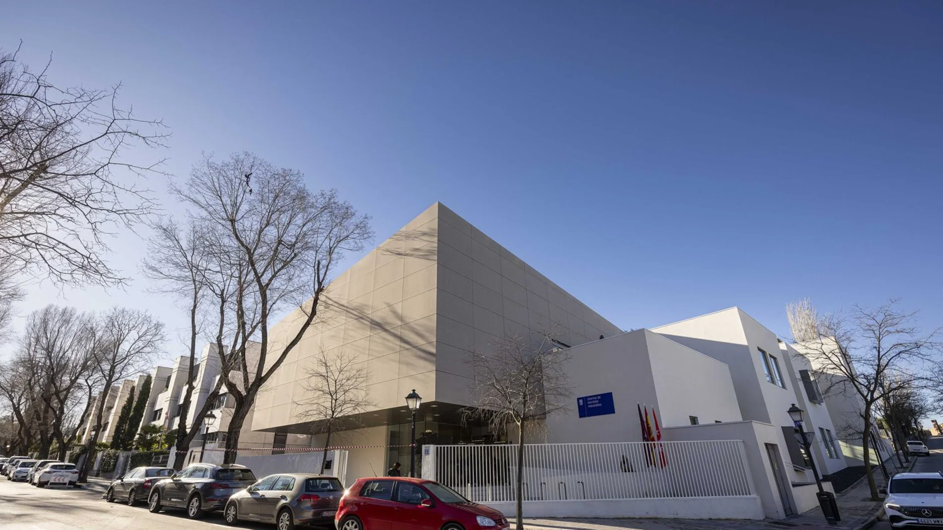 Fachada del nuevo centro, en el distrito de Fuencarral