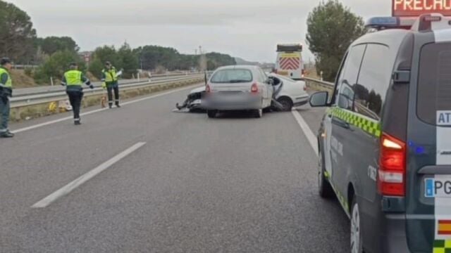 Sucesos.-Un fallecido y cuatro heridos graves en un accidente de tráfico en la A-23, en Almudévar (Huesca)