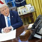 AMP.-EEUU.- Trump firma las órdenes ejecutivas para imponer aranceles a México, Canadá y China