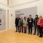 El jefe del Ejecutivo regional visita una muestra en Soria junto a Gonzalo Santonja, Benito Serrano o José María Viejo, entre otros