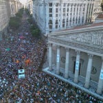 Avanza la multitudinaria protesta LGTBI+ y antifascista contra Milei en Argentina