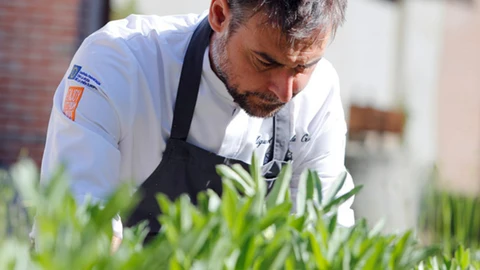 Miguel Ángel de la Cruz ofrece productos de la tierra en sus platos de la Botica de Matapozuelos