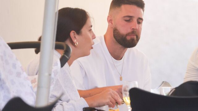 Anabel Pantoja y David Rodríguez disfrutan de una comida familiar