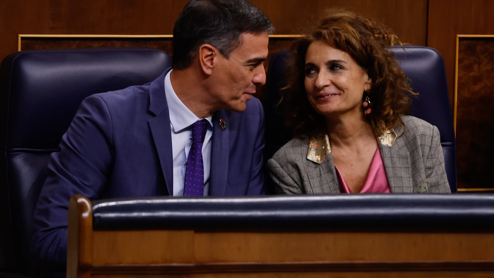 Pedro Sánchez y María Jesús Montero en el Congreso de los Diputados