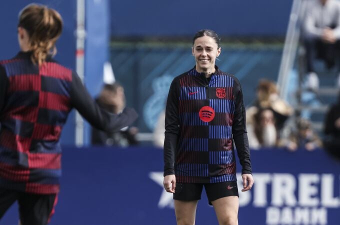 Mapi León, en el calentamiento del partido entre el Espanyol y el Barcelona