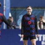 Mapi León, en el calentamiento del partido entre el Espanyol y el Barcelona