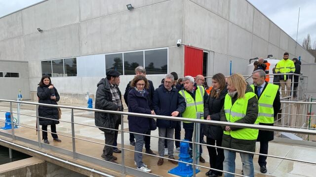 Lucas, Morán y Martínez en la inauguración de la depuradora
