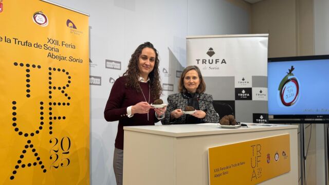 La alcaldesa de Abéjar, Carolina Romero, presenta la feria