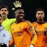 Vinicius celebra con Rodrygo, Courtois y Bellingham el triunfo del Real Madrid