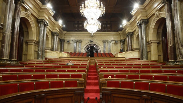 Sesión de control al presidente Salvador Illa en el Parlament de Cataluña