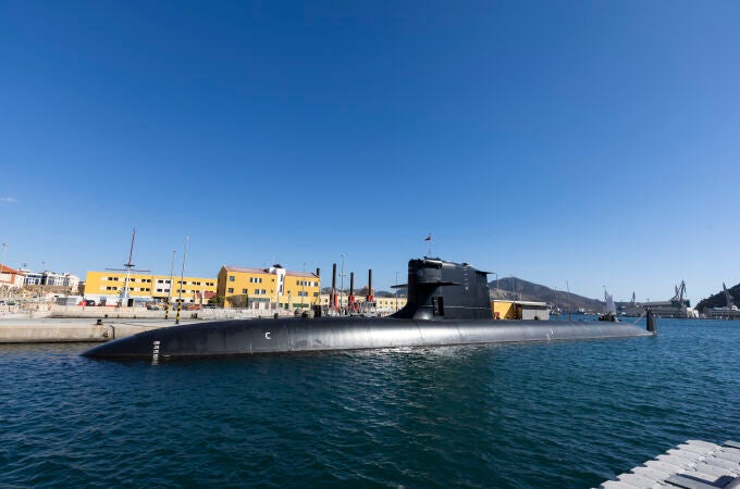 El "Isaac peral" en el Arsenal de Cartagena