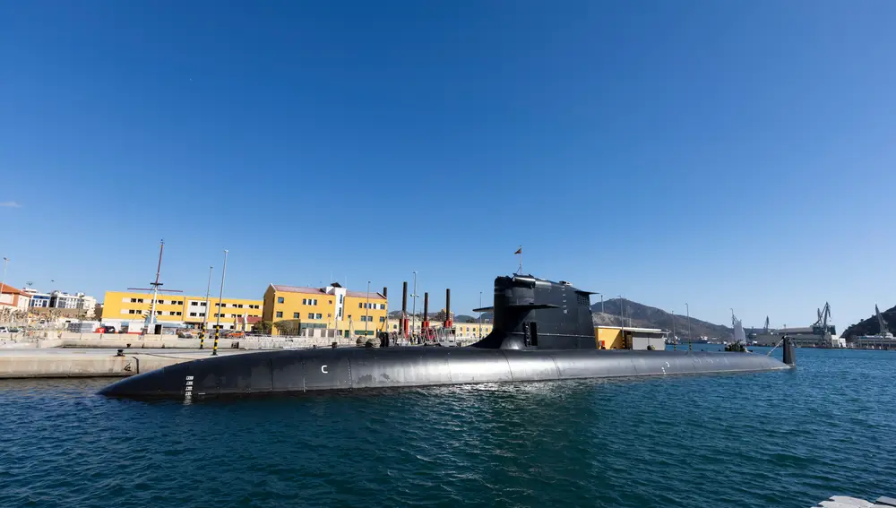 El "Isaac peral" en el Arsenal de Cartagena