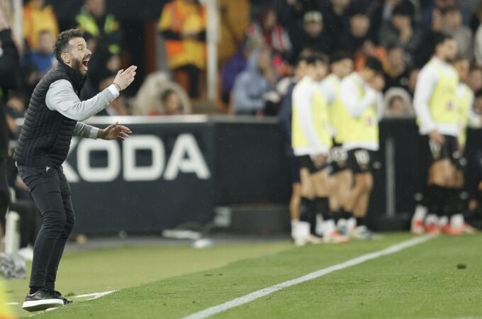 El Valencia se ha quejado por el posible penalti de Javi Galán que se fue al limbo