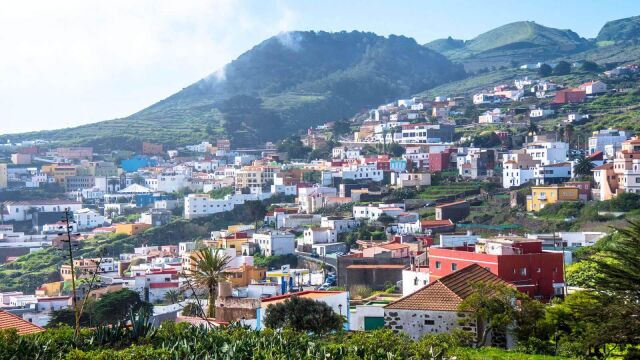 Descubre el pueblo español del eterno verano