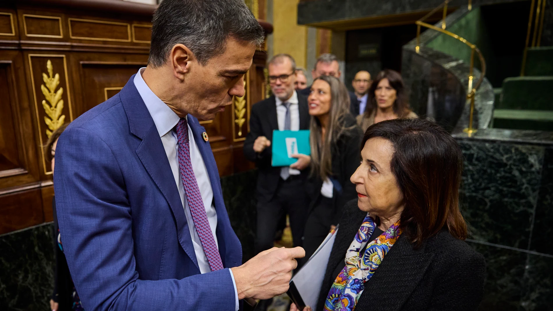 El presidente del Gobierno, Pedro Sanchez y Margarita Robles en el Congreso
