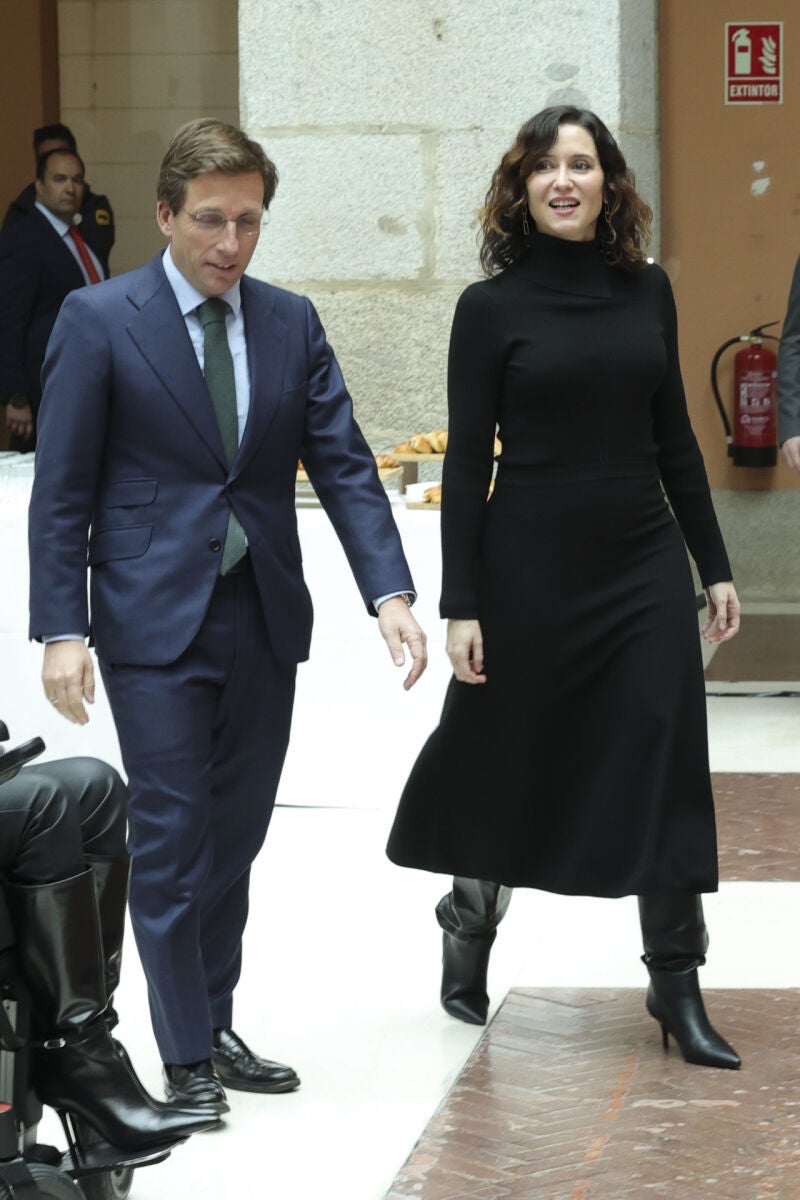 El look de Ayuso.