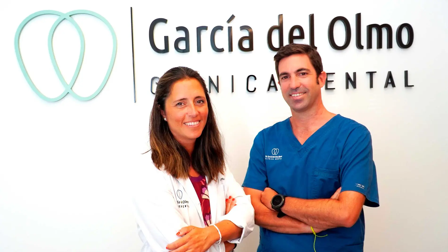 Dr. García del Olmo, Director Médico, y María Caño, Directora de Atención al Paciente