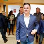 Javier Alfonso Cendón presenta los avales de la precandidatura