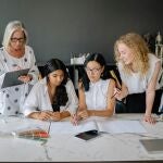 El impulso del talento femenino, prioridad en el compromiso con la igualdad de Banco Santander