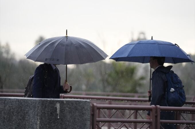 La Aemet activa el aviso amarillo por lluvia y tormenta hasta esta noche en Sevilla