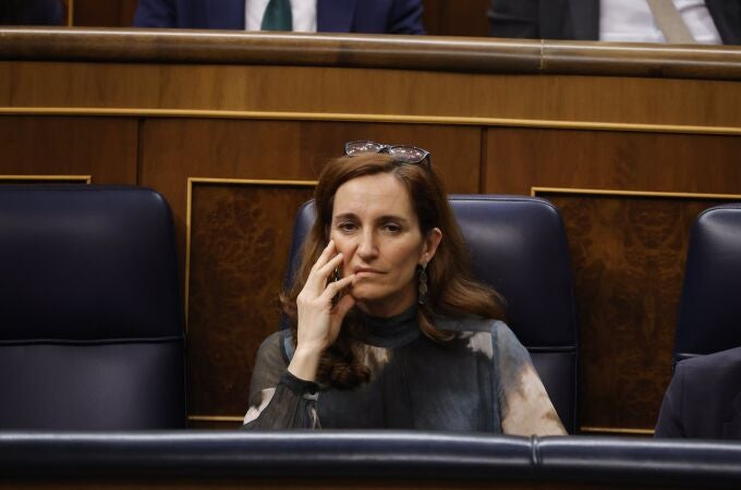 La ministra de Sanidad, Mónica García, durante una sesión de control al Gobierno en el Congreso de los Diputados