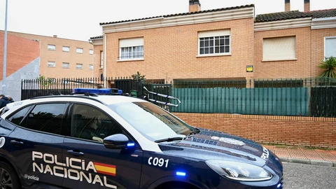Detenidos tres menores por la muerte de una educadora social en un piso tutelado en Badajoz