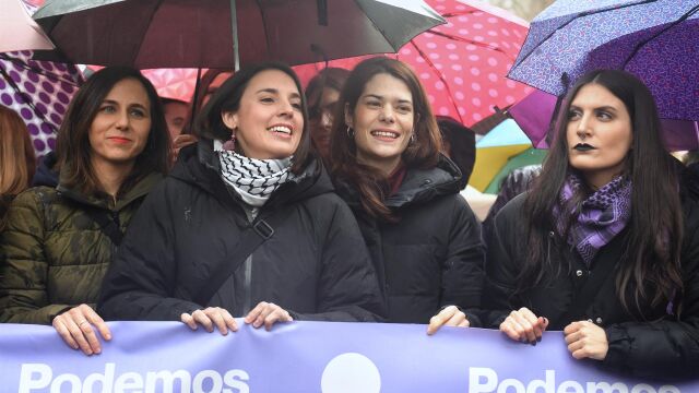 Podemos e IU celebran la capacidad de movilización del feminismo en el 8M frente a los que "quieren meterlo en un cajón"