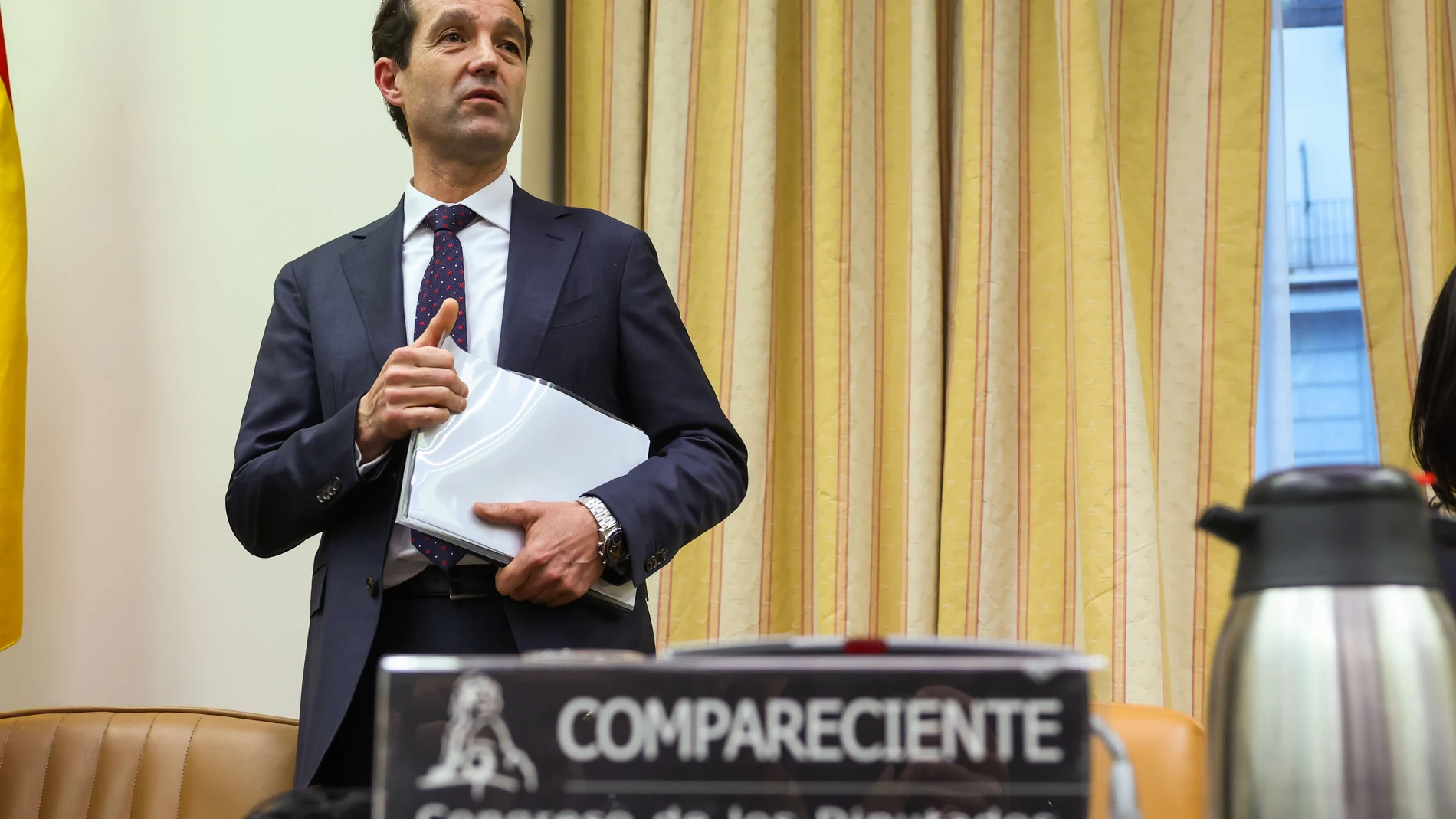 MADRID, 13/03/2025.- El presidente ejecutivo del Consejo de Administración de INDRA Group, Ángel Escribano, comparece este jueves a petición del Grupo Popular en la Comisión Mixta Congreso-Senado de Seguridad Nacional tras los cambios en la cúpula de la empresa y en un contexto marcado por el debate europeo para aumentar su inversión en defensa. EFE/ Kiko Huesca