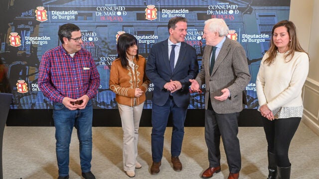 Méndez Pozo y Borja Suárez durante la presentación de la exposición de arte sacro ‘Legatus Fidei’ en 2025 y ‘Picasso. Raíces bíblicas’ en 2026