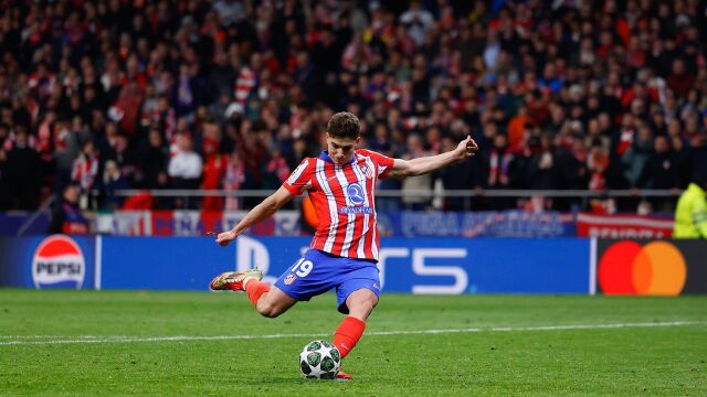 MADRID.-UEFA confirma que la anulación del penalti de Julián Álvarez fue correcta por "la regla actual"