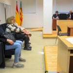 Piden cárcel para tres acusadas de menospreciar a una compañera de trabajo con enanismo