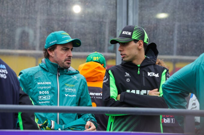 Alonso no ha tenido un buen día en Australia