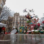 Valencia celebra sus fallas tras la "Plantà" de sus monumentos