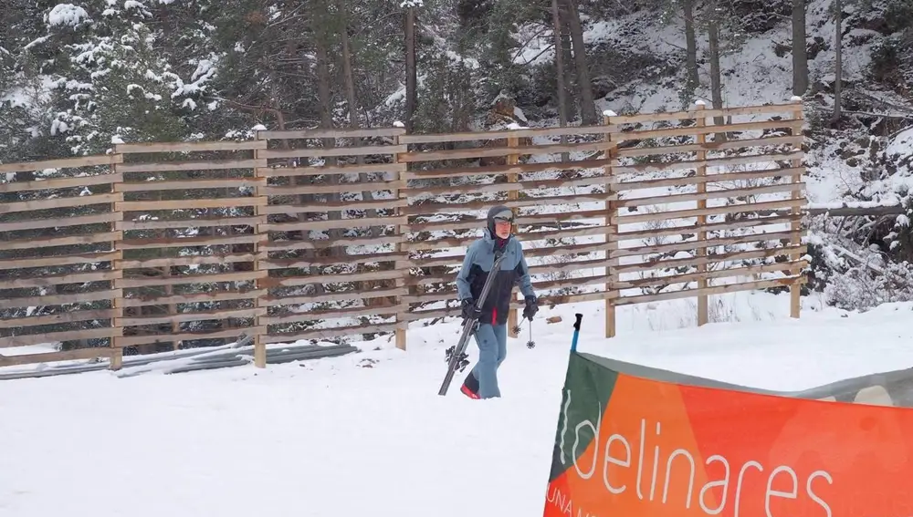 Felipe VI disfruta de una jornada de esquí en la estación de Aramón Valdelinares (Teruel)