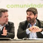 El presidente del Gobierno de la Región de Murcia, Fernando López Miras, participó hoy en la Asamblea de la Comunidad de Regantes de Lorca, donde exigió al Gobierno central un plan integral de prevención de inundaciones