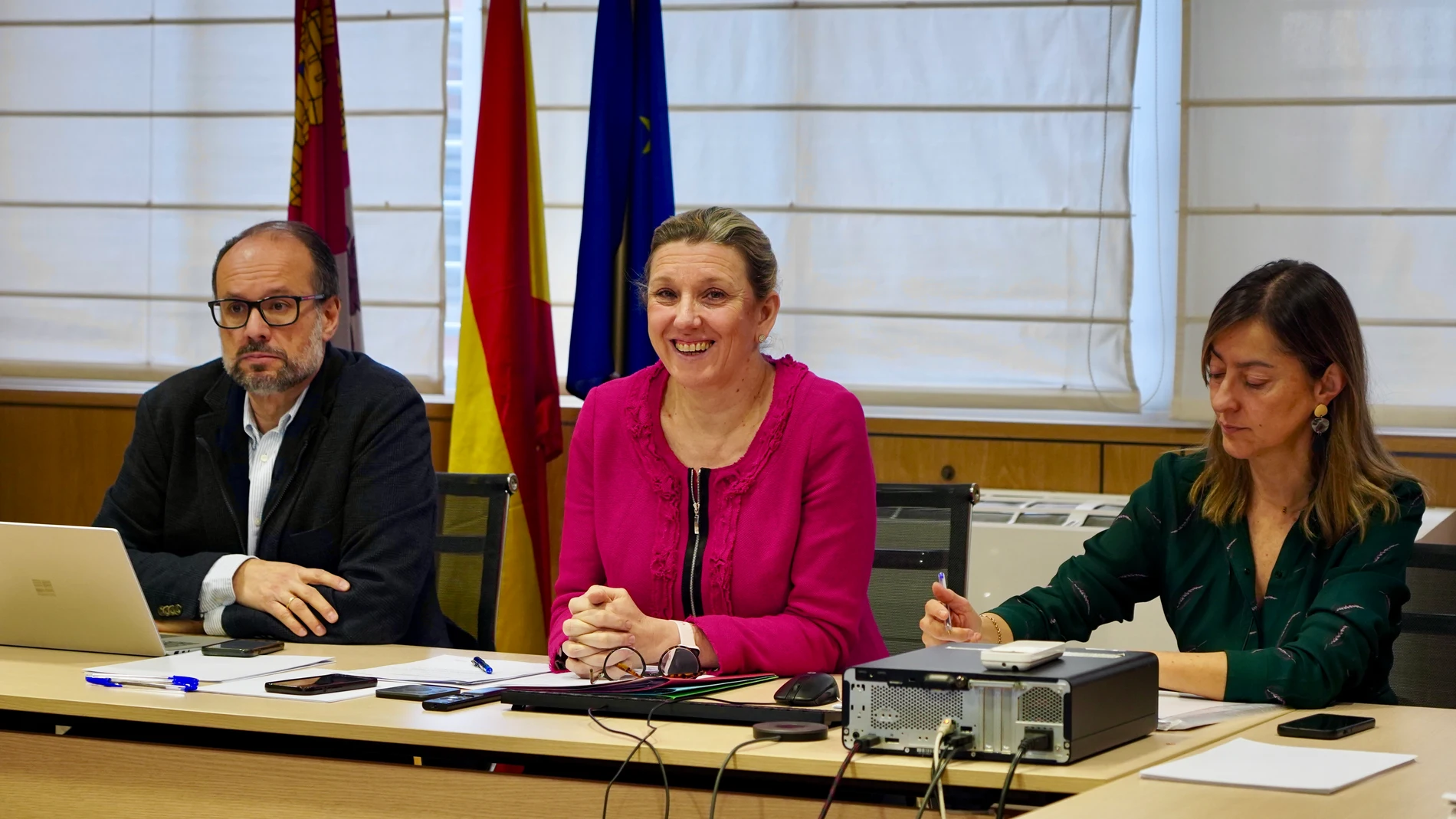 La vicepresidenta de la Junta y consejera de Familia e Igualdad de Oportunidades, Isabel Blanco, participa en la XIII Conferencia Sectorial de la Inmigración por videoconferencia