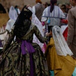Ofrenda a la madre de Déu de las falleras en Valencia 
