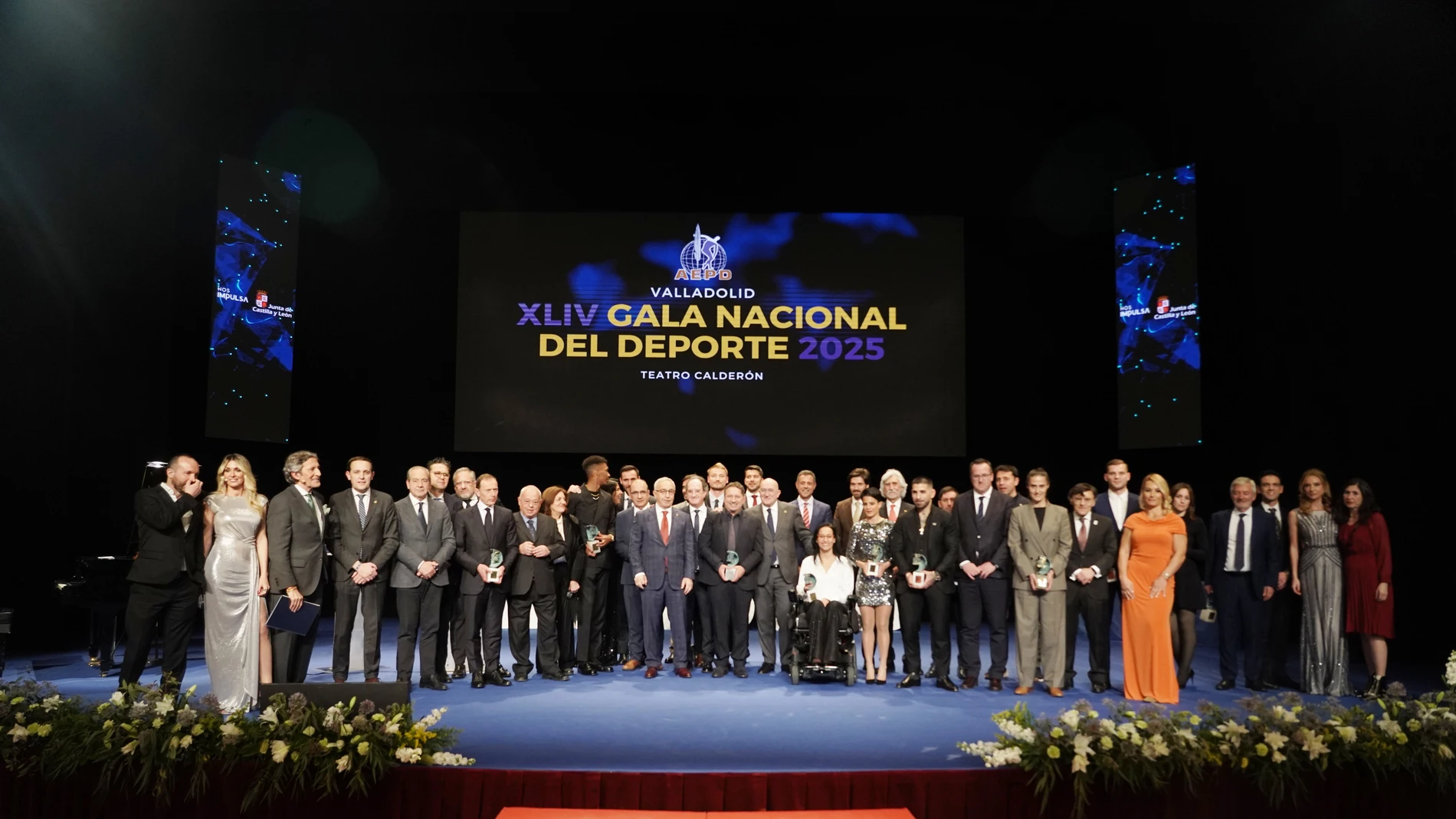 Foto de familia de los premiados en la Gala del Deporte Nacional