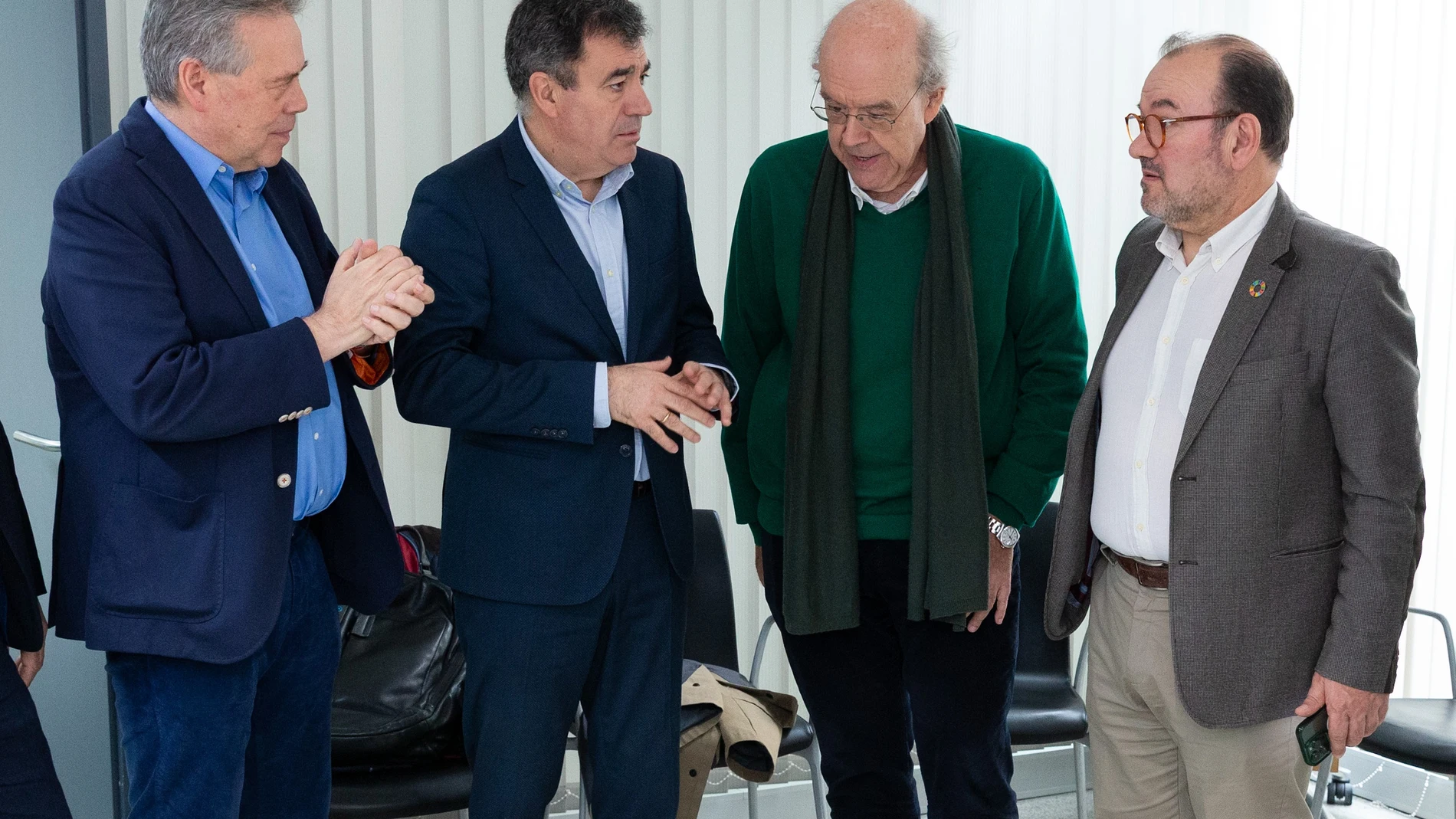 El conselleiro de Sanidade, Antonio Gómez Caamaño, el de Educación, Ciencia, Universidades e FP, Román Rodríguez, el decano de la Facultad de Medicina, Julián Álvarez, y el rector de la USC, Antonio López. 19/03/2025