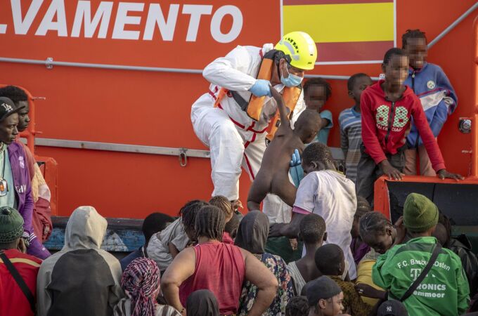 Cantabria recurrirá el reparto de menores migrantes porque "desborda" a la región