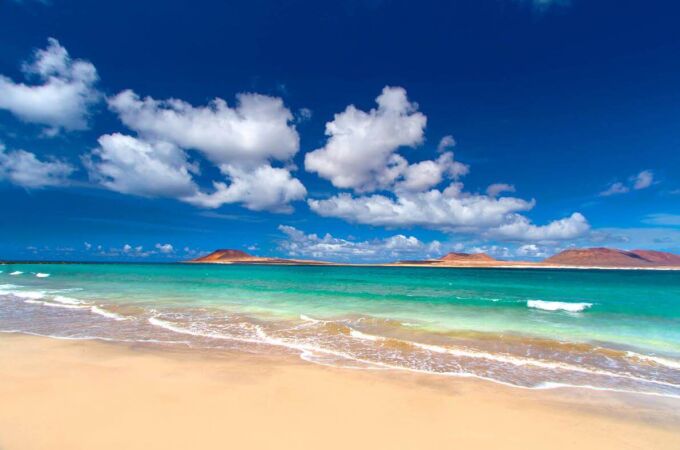 La joya oculta de Canarias: la playa secreta con las aguas más cristalinas del mundo